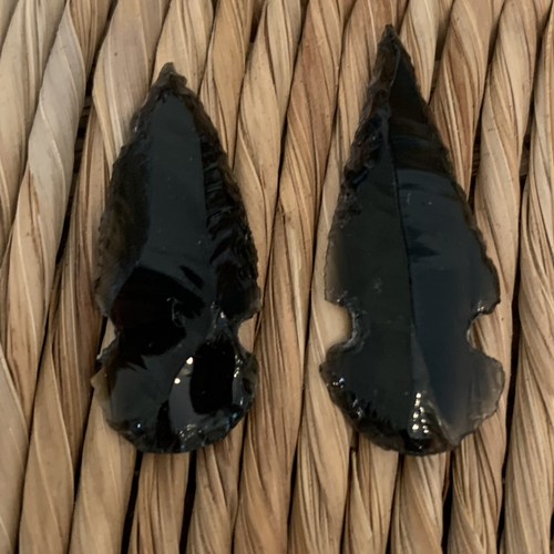 Black obsidian arrowheads - black,
