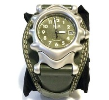 OAKLEY SADDLEBACK CUFF WATCH
