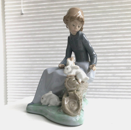Nao lladro young girl sitting - lladro,