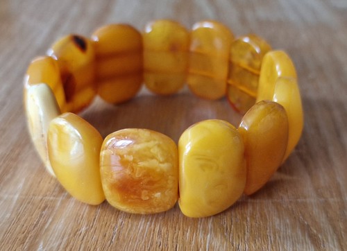 Beautiful vintage butterscotch - beautiful,