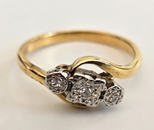 Vintage 18ct yellow gold ring - yellow,