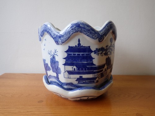Chinese blue and white - , planter
