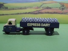 Lledo 1940's Express Dairy Scammell Scarab Dropside