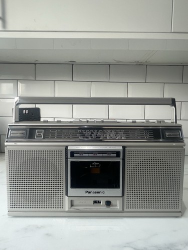Vintage large panasonic radio - vintage,