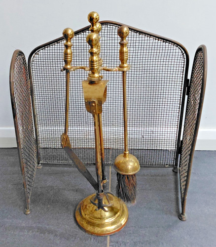 Antique brass fireguard and