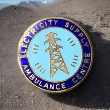 Rare Vintage Electricity Supply Ambulance Centre. Enamel Pin Badge. P17 153