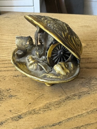 Celluloid clam shell diorama - shell,