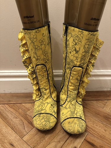 Ultra rare bright yellow black - bright,