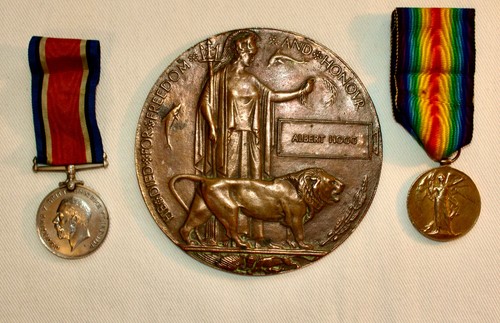 Ww1 plaque medal pair to - &,