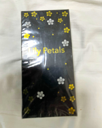 Lily petals eau parfum - petals,
