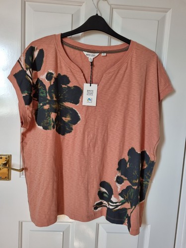 White stuff top size 22 - top,,
