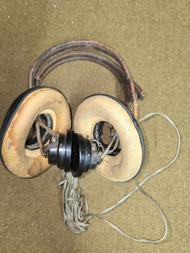 Wwii usaaf headphones - wwii, desc