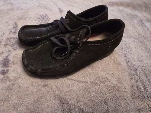 Clarks black wallabee - black,