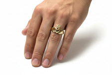 Men claddagh 9ct yellow gold - men's,