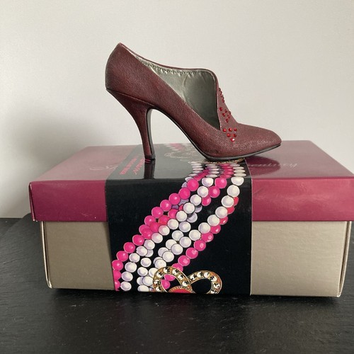 Just the right shoe - just, by