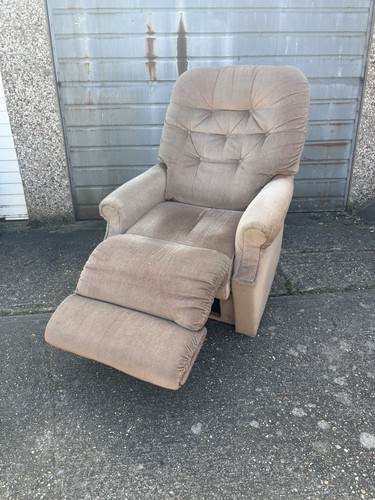 Boy manual recliner chair - la-z-boy,