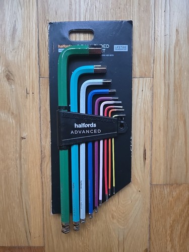 Halfords advanced ball - 9, end