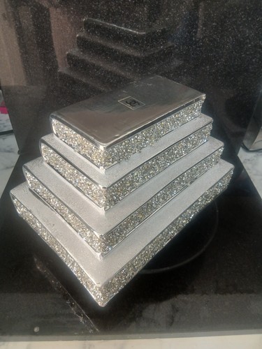 Bling ornament bookcase