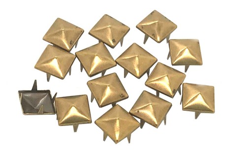 100 copper studs - x,