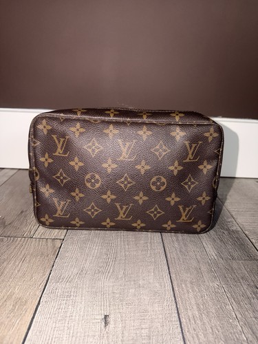 Louis vuitton trousse - vuitton, toilette