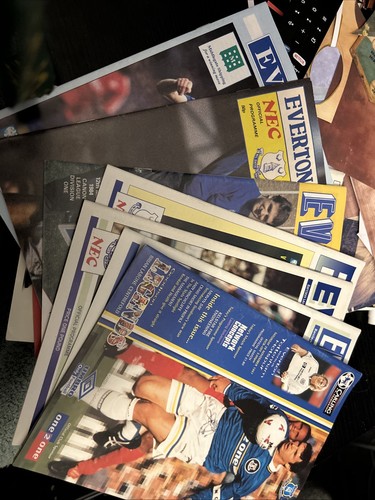 Everton programmes 80s and - 7,