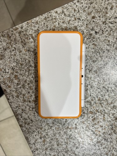 Nintendo 2ds white handheld - nintendo,