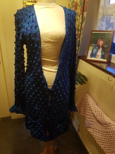 Handmade grannycore - (knit),