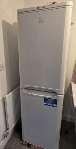 Indesit caa55 fridge - indesit,