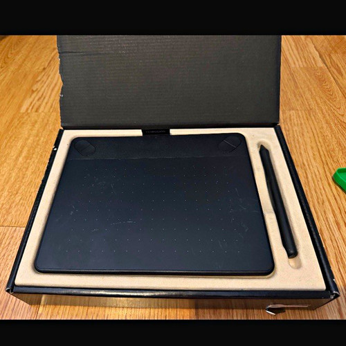 Wacom intuos graphics drawing - wacom,