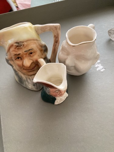 Toby jugs the squire - jugs.,