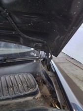 BONNET HINGE LH FORD MONDEO