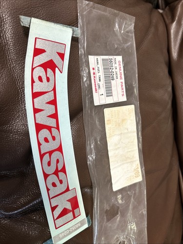 Kawasaki fuel tank badge - kawasaki, lh