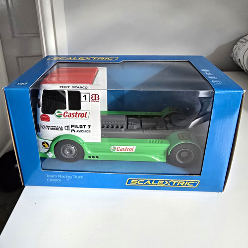Scalextric team racing - team, truck