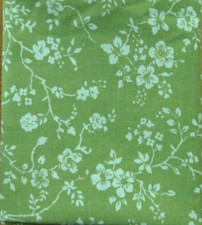 Vintage 70s ditsy floral green white cotton fabric sewing remnant FQ 20 x 22 "