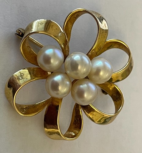 Vintage mikimoto brooch - mikimoto,