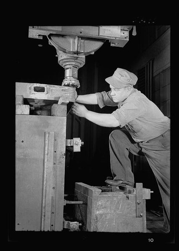 1930s 1940s factory worker - 1940s,