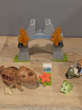 Lego Duplo Jurassic World Tyrannosaurus Rex & Triceratops Dino Breakout  10939