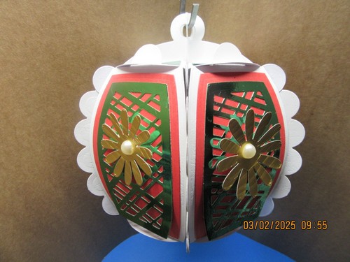 Stunning surprise large bauble - stunning,