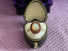 Pretty antique 9ct yellow gold - pretty,