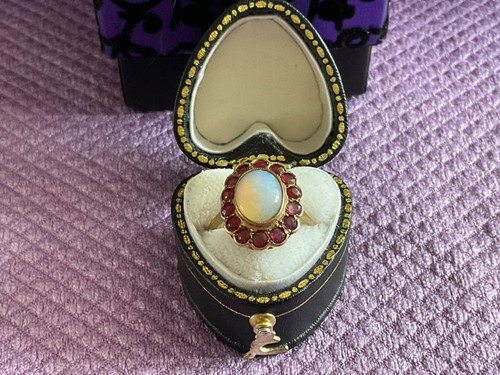 Pretty antique 9ct yellow - pretty,