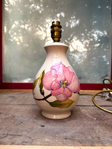 Vintage moorcroft magnolia - moorcroft,