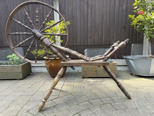 Large antique spinning wheel - large,