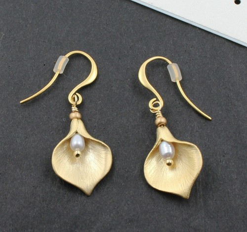 Bohm finely detailed - detailed, calla