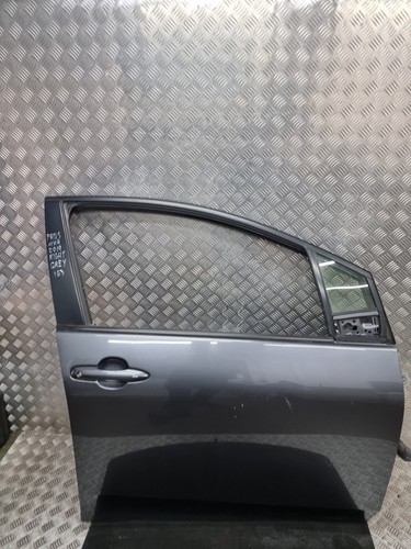 Toyota prius mk4 front right - toyota,