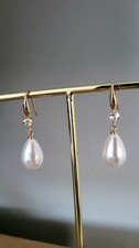 Elegant Teardrop Pearl
