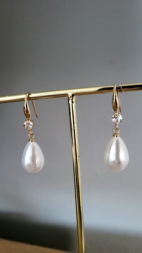 Elegant teardrop pearl - elegant,
