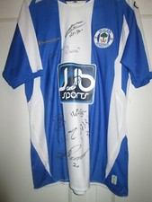 Wigan Athletic 2008-2009 Squad Signed Home Football Shirt with COA /31277