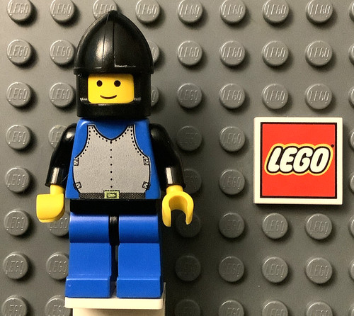 Lego minifigure knight blue - minifigure,