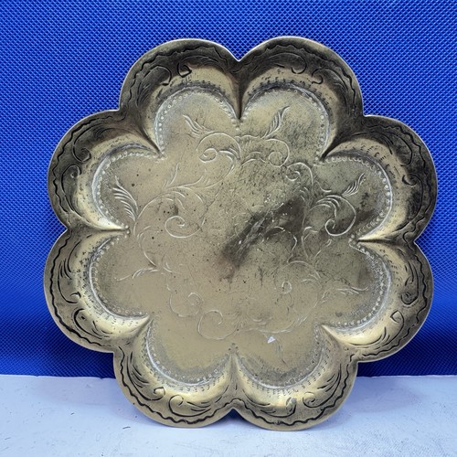 Brass tray plate scallop - plate,