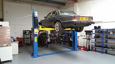 2 Post AMGO Vehicle Lift 5.5 Ton Hi-Spec 2 Post Lift